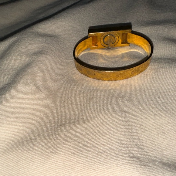 Gucci watch - Picture 10 of 15